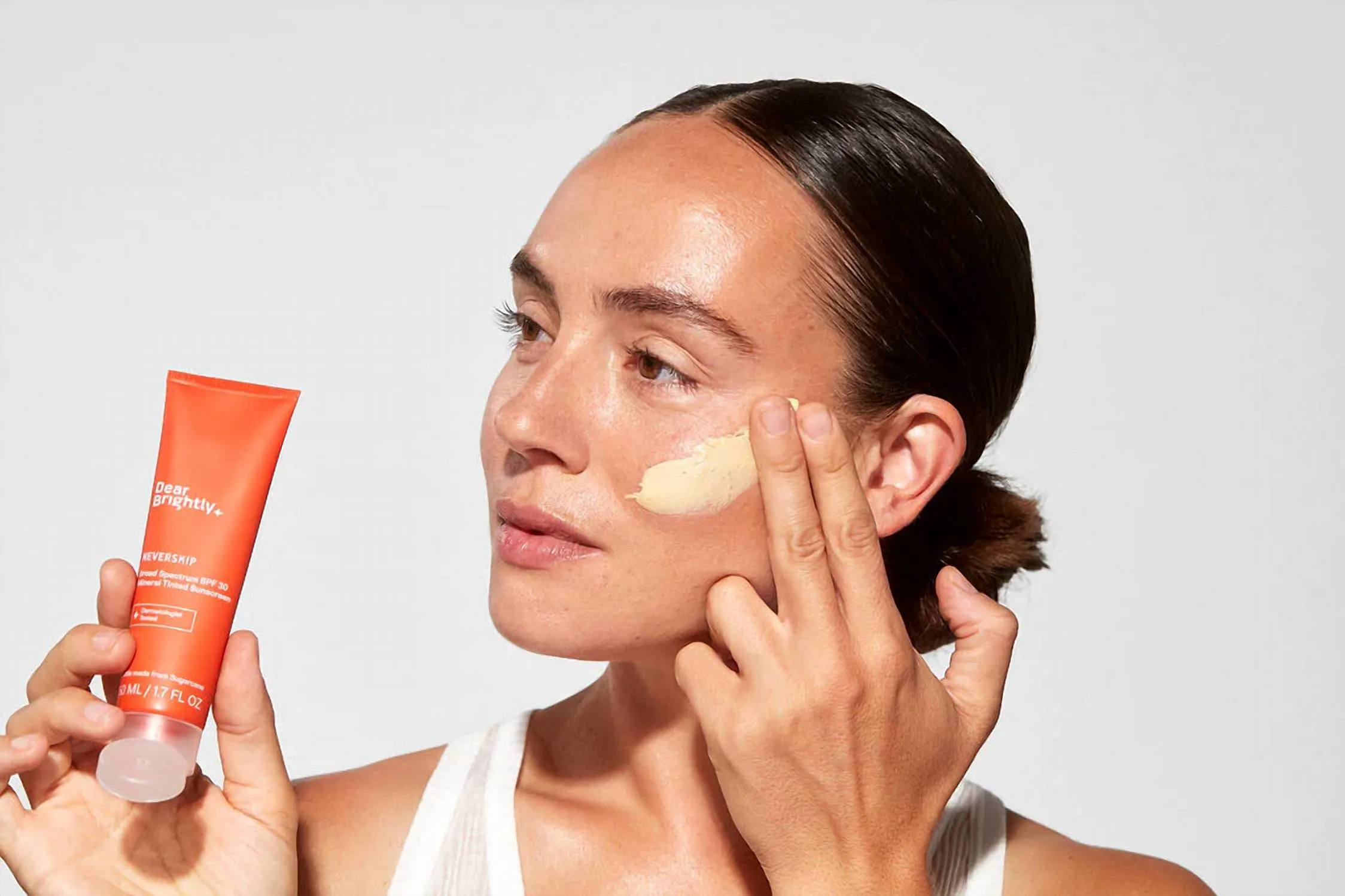 100% Tinted Mineral Sunscreen For Face, Spf Broad Spectrum (Uva & Uvb) In Coral